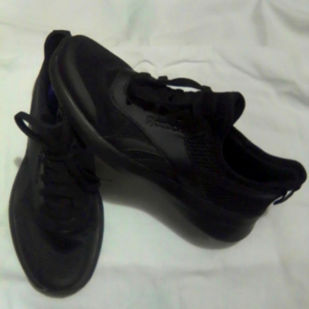 Women's Black Size 7.5 Reebok AstroCruise Footbed Shoes NEW